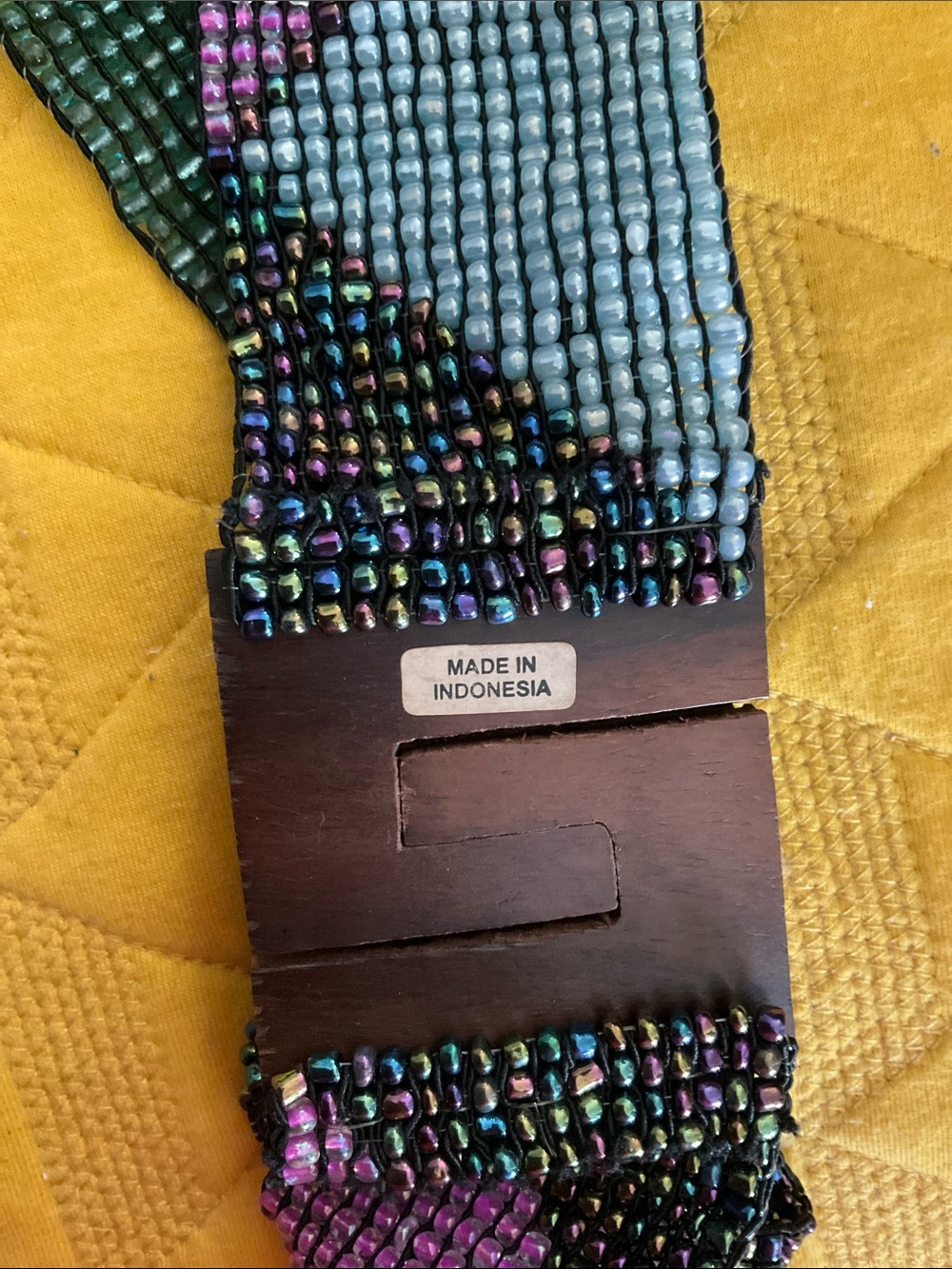 Glass Bead Stretchy Belt with Wooden Buckle - Picture 3 of 4